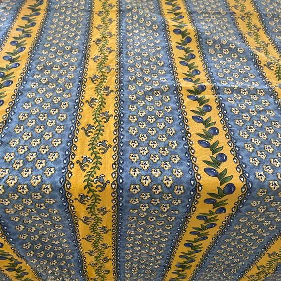 Provence vintage tablecloth large French Provincial - Picture 6 of 6